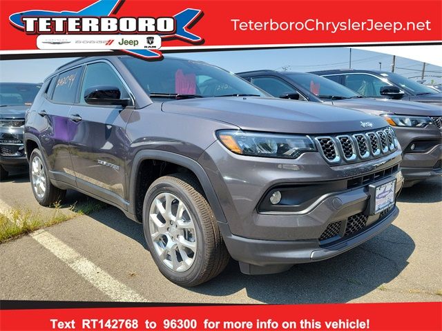 2024 Jeep Compass Latitude Lux