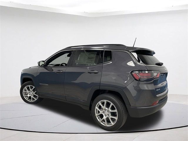 2024 Jeep Compass Latitude Lux