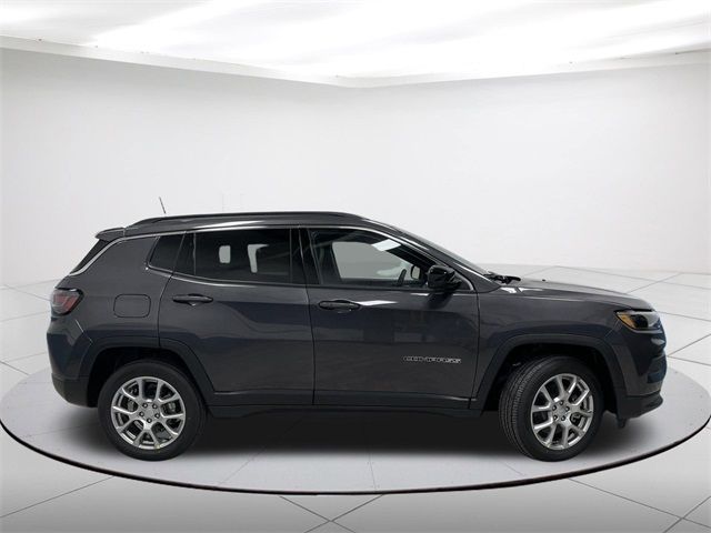 2024 Jeep Compass Latitude Lux