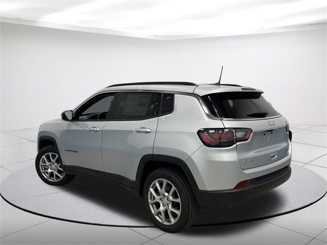 2024 Jeep Compass Latitude Lux