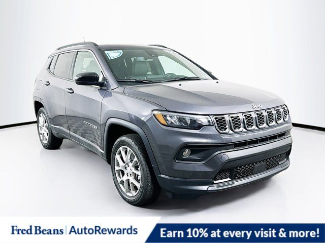 2024 Jeep Compass Latitude Lux