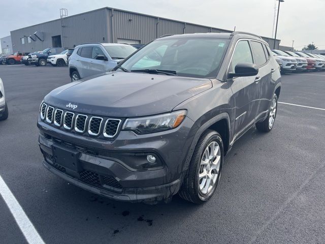 2024 Jeep Compass Latitude Lux