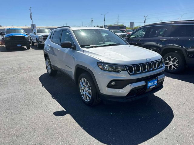 2024 Jeep Compass Latitude Lux