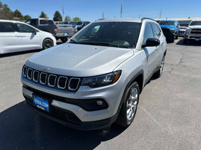 2024 Jeep Compass Latitude Lux