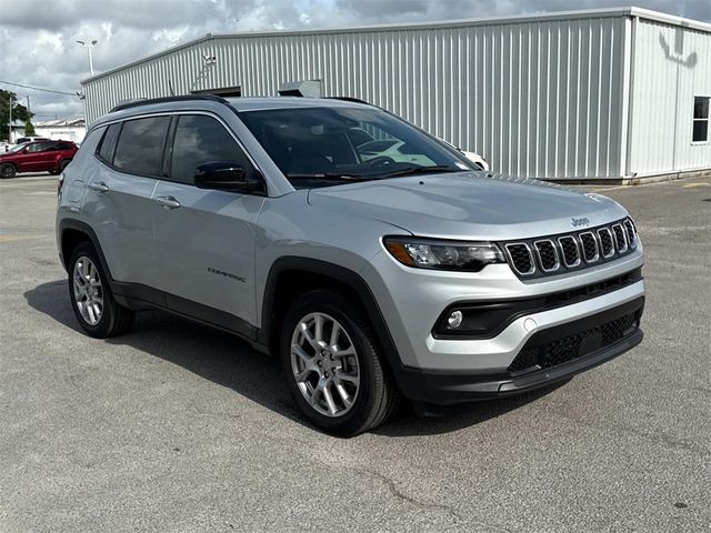 2024 Jeep Compass Latitude Lux
