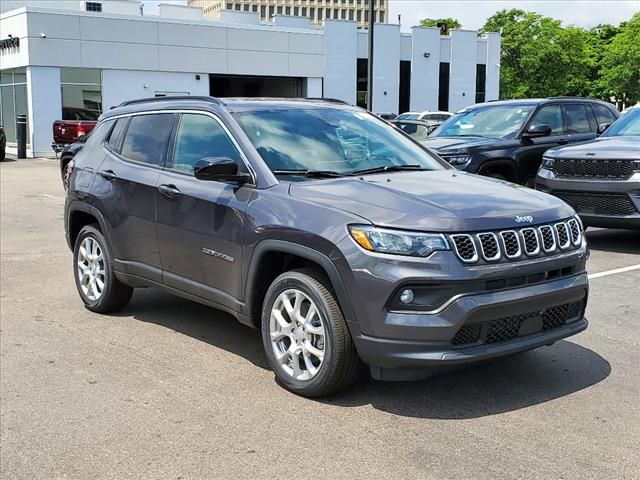 2024 Jeep Compass Latitude Lux