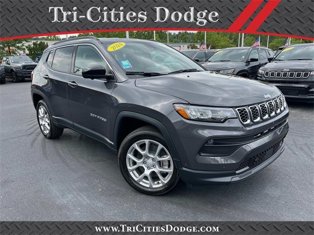 2024 Jeep Compass Latitude Lux