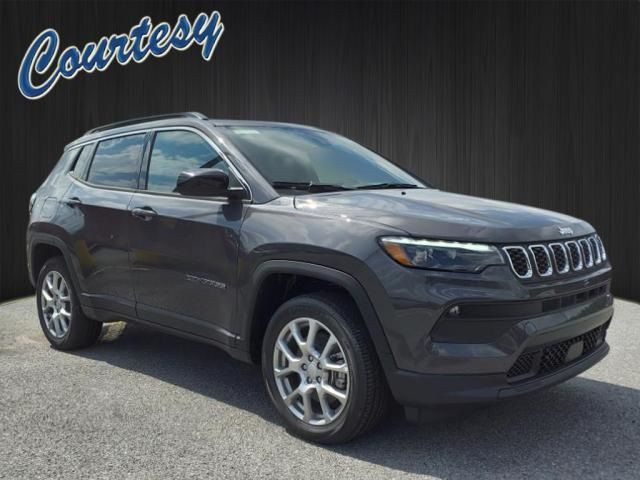 2024 Jeep Compass Latitude Lux