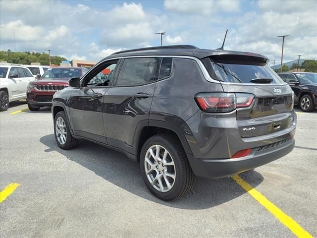 2024 Jeep Compass Latitude Lux