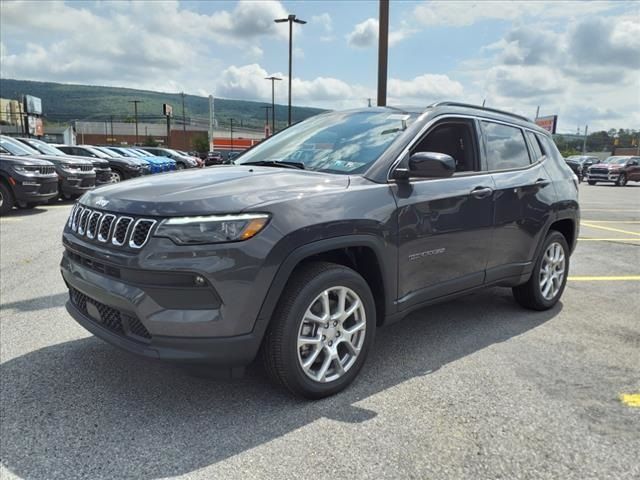 2024 Jeep Compass Latitude Lux