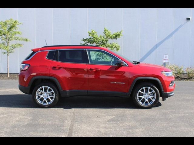 2024 Jeep Compass Latitude Lux