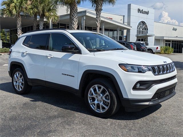 2024 Jeep Compass Latitude Lux