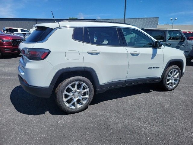 2024 Jeep Compass Latitude Lux