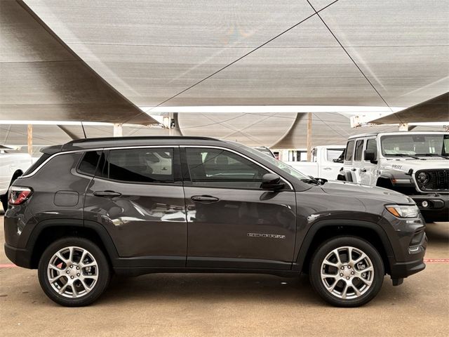 2024 Jeep Compass Latitude Lux