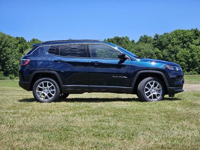 2024 Jeep Compass Latitude Lux