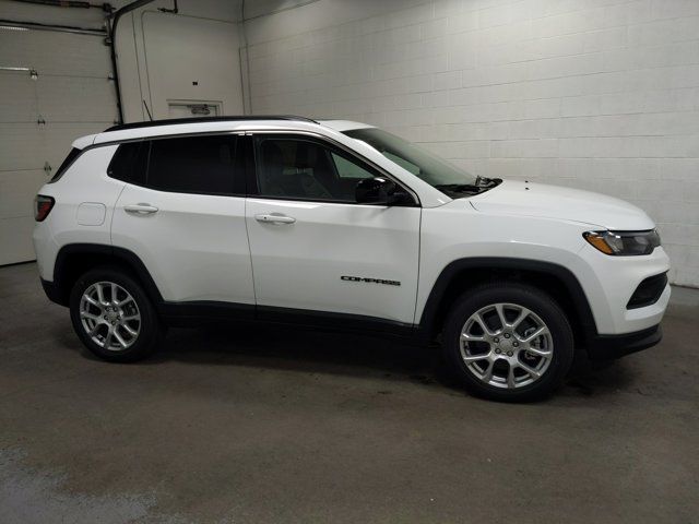 2024 Jeep Compass Latitude Lux