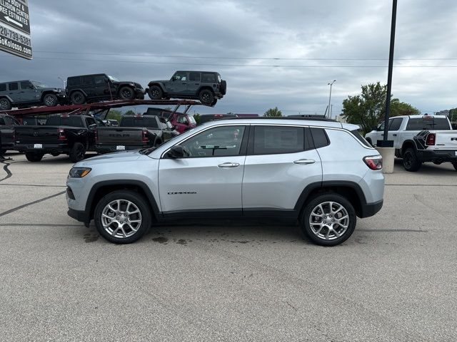 2024 Jeep Compass Latitude Lux