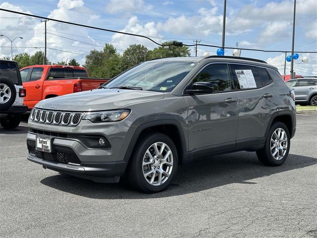 2024 Jeep Compass Latitude Lux