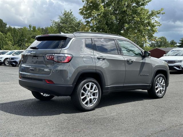 2024 Jeep Compass Latitude Lux