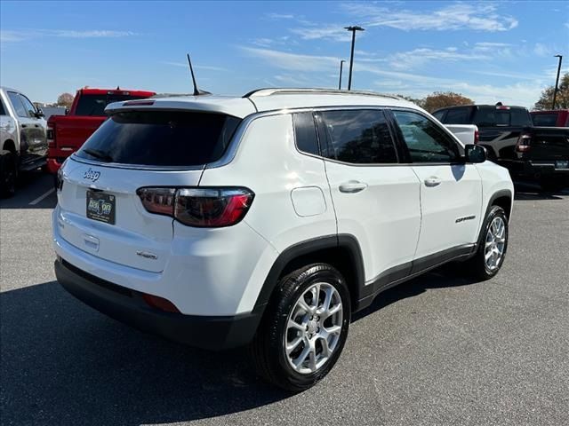 2024 Jeep Compass Latitude Lux