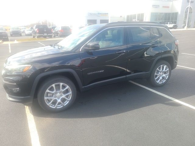 2024 Jeep Compass Latitude Lux