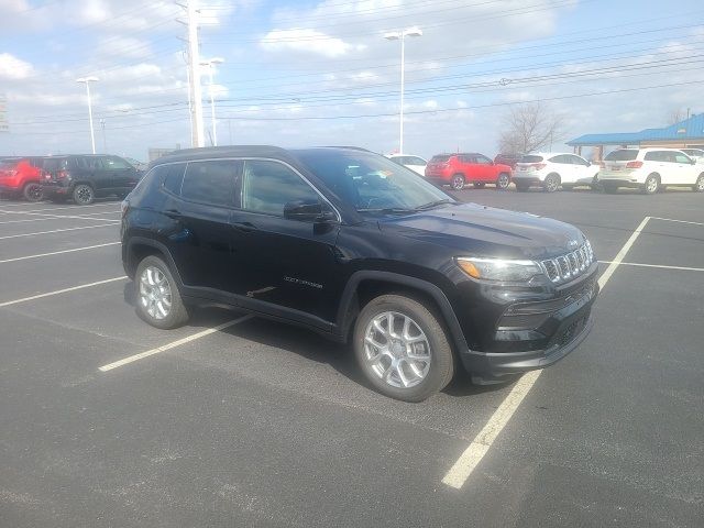 2024 Jeep Compass Latitude Lux