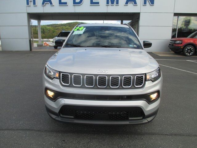 2024 Jeep Compass Latitude Lux