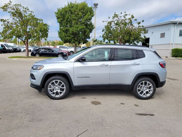 2024 Jeep Compass Latitude Lux