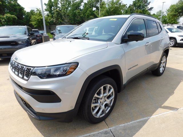 2024 Jeep Compass Latitude Lux