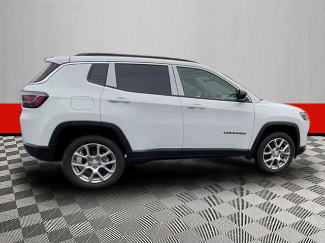 2024 Jeep Compass Latitude Lux