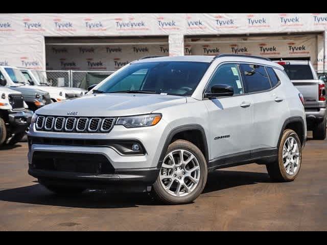 2024 Jeep Compass Latitude Lux