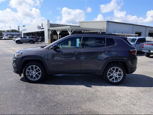 2024 Jeep Compass Latitude Lux