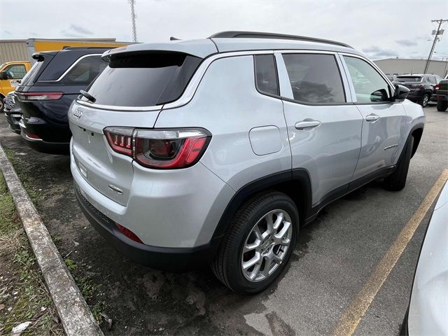 2024 Jeep Compass Latitude Lux