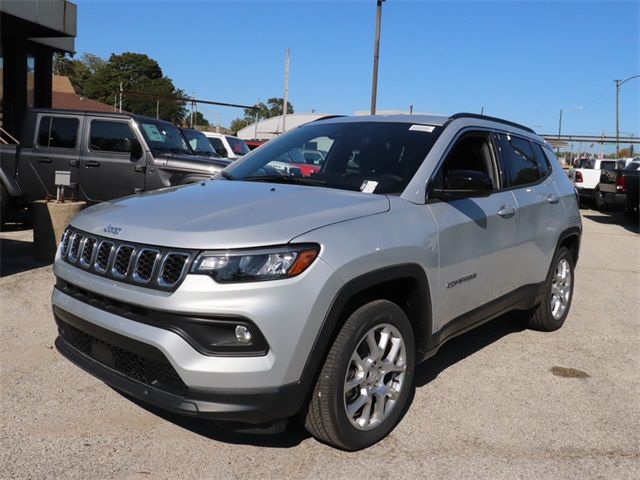 2024 Jeep Compass Latitude Lux