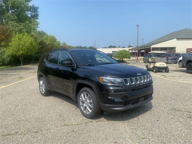 2024 Jeep Compass Latitude Lux