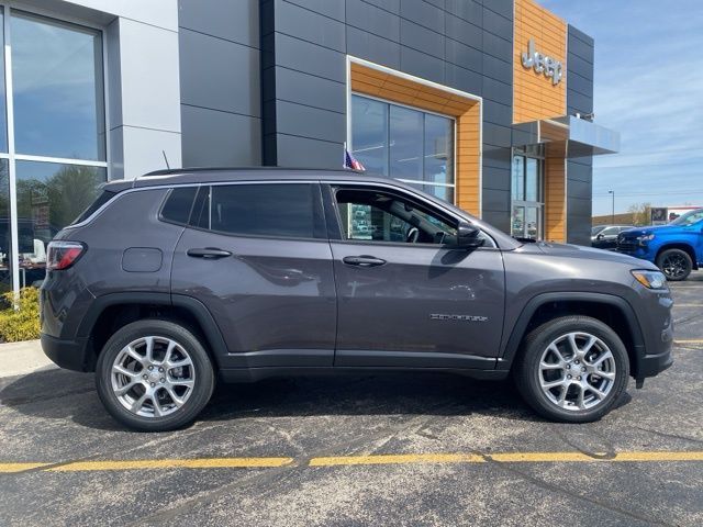 2024 Jeep Compass Latitude Lux