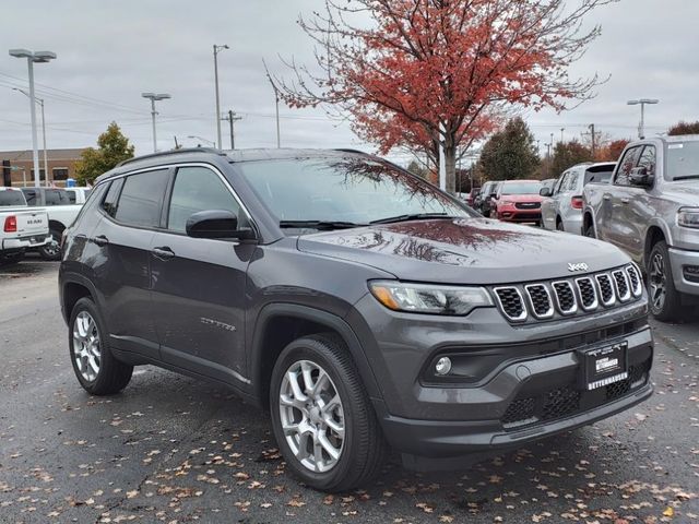 2024 Jeep Compass Latitude Lux