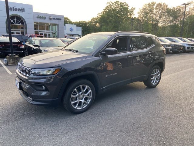 2024 Jeep Compass Latitude Lux