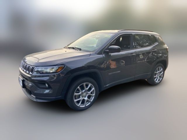 2024 Jeep Compass Latitude Lux