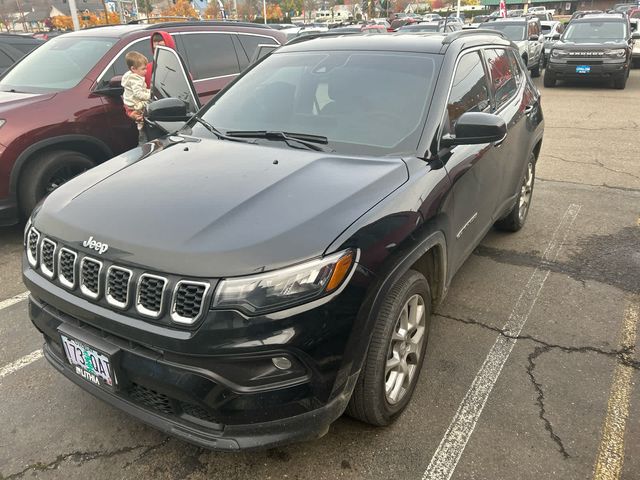 2024 Jeep Compass Latitude Lux