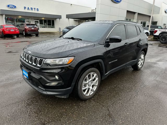 2024 Jeep Compass Latitude Lux