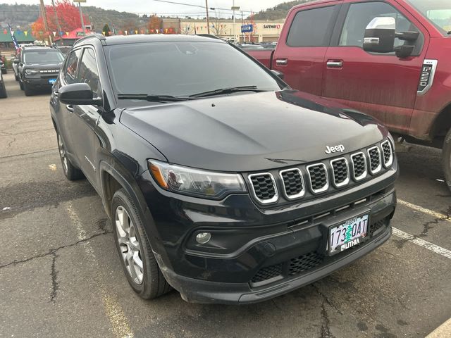 2024 Jeep Compass Latitude Lux