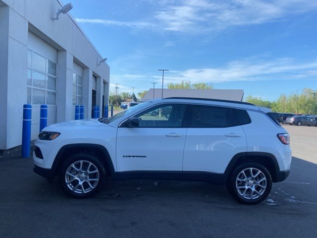 2024 Jeep Compass Latitude Lux