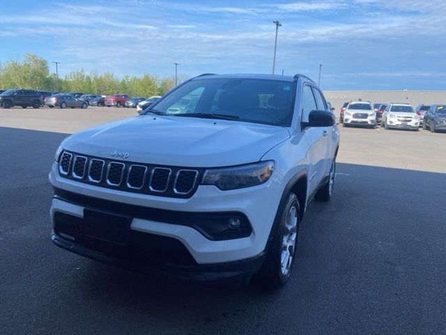 2024 Jeep Compass Latitude Lux