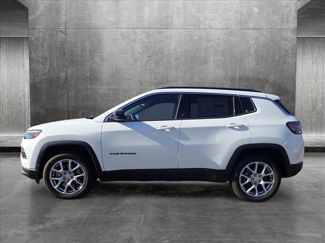 2024 Jeep Compass Latitude Lux