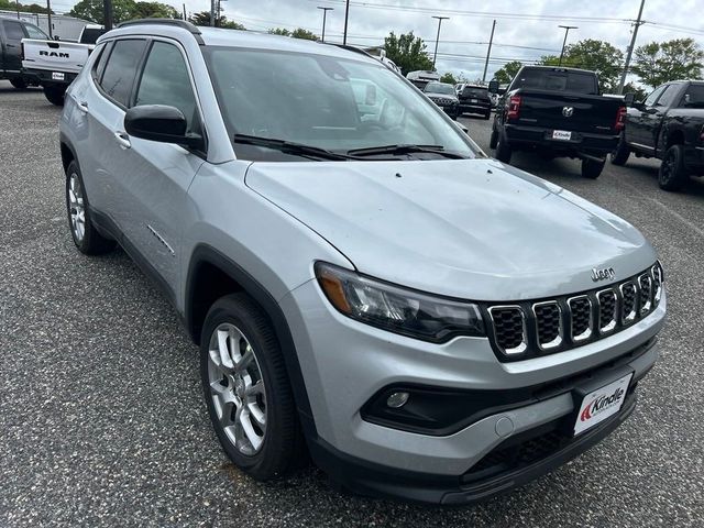 2024 Jeep Compass Latitude Lux