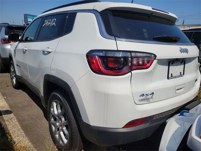 2024 Jeep Compass Latitude Lux