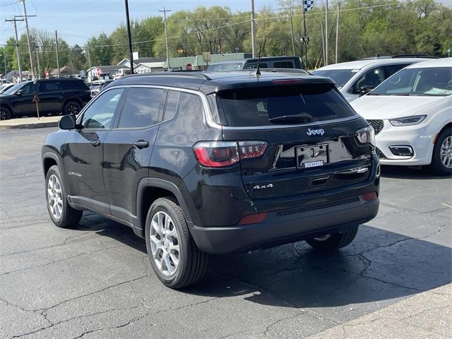 2024 Jeep Compass Latitude Lux