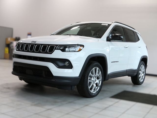 2024 Jeep Compass Latitude Lux