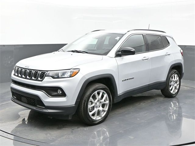 2024 Jeep Compass Latitude Lux